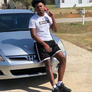 Meet your Posher, Tavaris